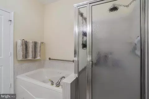 Bath - 2500 Waterside Dr #415, Frederick, MD 21701 photo 2 of 4