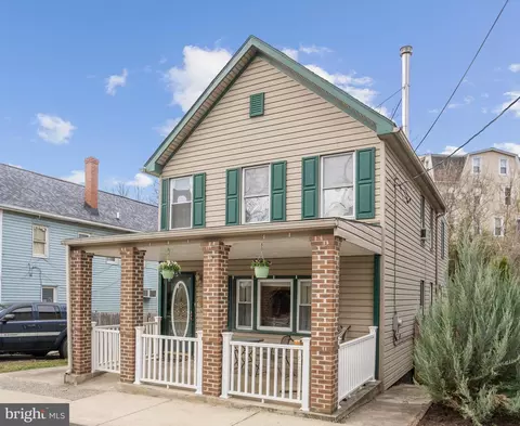 19 Petersville Rd, Brunswick, MD 21716