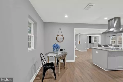 Entry Way - 4910 Reels Mill Rd, Frederick, MD 21704 photo 8 of 13