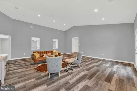 Entry Way - 4910 Reels Mill Rd, Frederick, MD 21704 photo 9 of 13