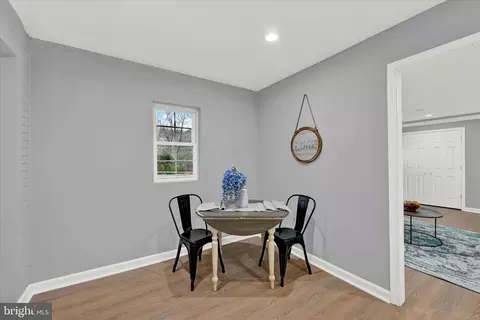 Entry Way - 4910 Reels Mill Rd, Frederick, MD 21704 photo 7 of 13