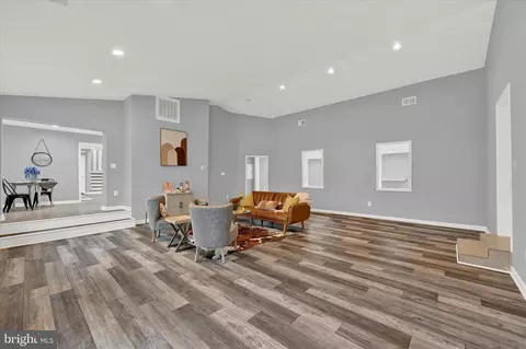 Entry Way - 4910 Reels Mill Rd, Frederick, MD 21704 photo 10 of 13