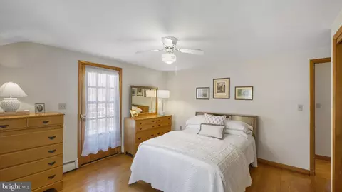 Bedroom - 7819 Spout Spring Rd, Frederick, MD 21702 photo 2 of 7