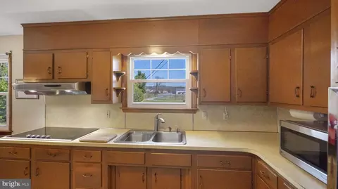 Kitchen - 7819 Spout Spring Rd, Frederick, MD 21702 photo 5 of 5