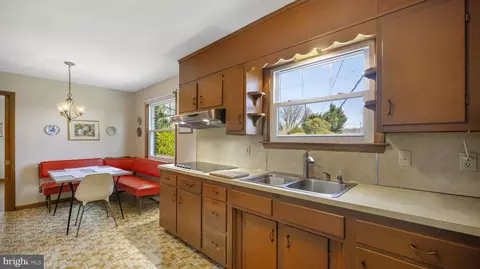 Kitchen - 7819 Spout Spring Rd, Frederick, MD 21702 photo 4 of 5