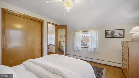 Bedroom - 7819 Spout Spring Rd, Frederick, MD 21702 photo 3 of 7