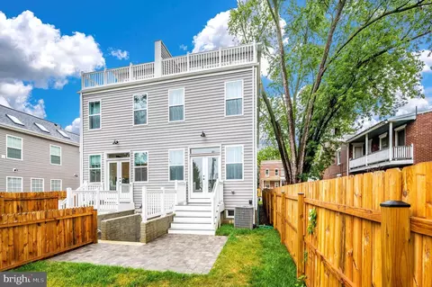 Exterior - 362 A Madison St, Frederick, MD 21701 photo 7 of 11