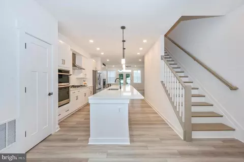 Entry Way - 362 A Madison St, Frederick, MD 21701 photo 5 of 18
