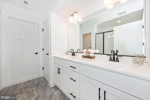Entry Way - 362 A Madison St, Frederick, MD 21701 photo 15 of 18