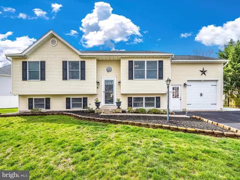 32 Colliery Dr, Thurmont, MD 21788