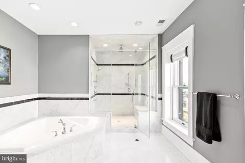 Bath - 312 E Main St, Middletown, MD 21769 photo 9 of 20