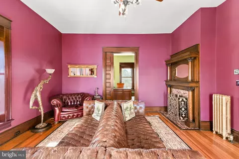 Bath - 312 E Main St, Middletown, MD 21769 photo 6 of 20