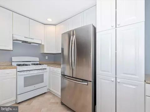 Kitchen - 920 Mosby Dr, Frederick, MD 21701 photo 3 of 5