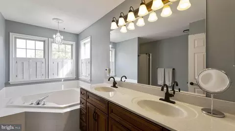 Bath - 1940 Timber Grove Rd, Frederick, MD 21702 photo 2 of 6