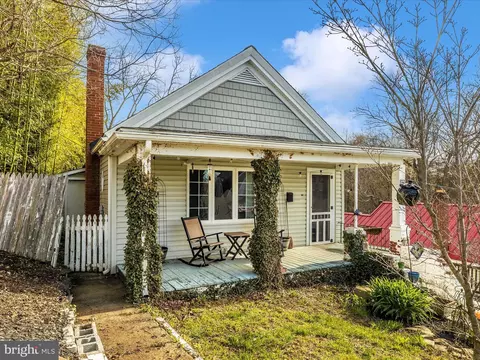 Exterior - 917 E C St, Brunswick, MD 21716 photo 6 of 14