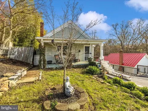 Exterior - 917 E C St, Brunswick, MD 21716 photo 5 of 14