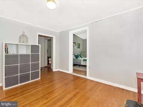 Bedroom - 917 E C St, Brunswick, MD 21716 photo 3 of 12