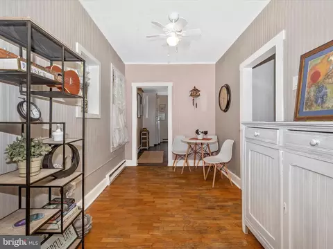 Entry Way - 917 E C St, Brunswick, MD 21716 photo 2 of 2