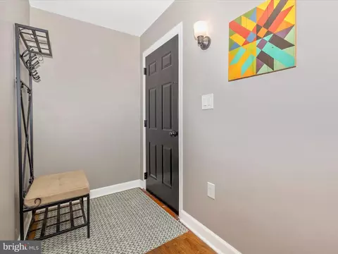 Entry Way - 917 E C St, Brunswick, MD 21716 photo 1 of 2