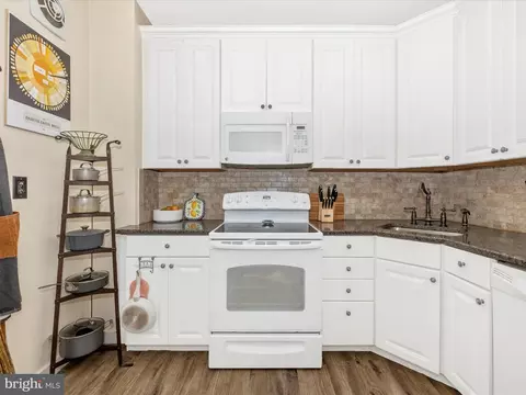 Kitchen - 917 E C St, Brunswick, MD 21716 photo 3 of 5
