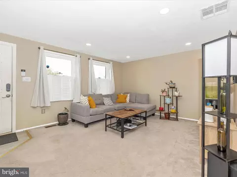 Living - 1749 Heather Ln, Frederick, MD 21702 photo 1 of 4