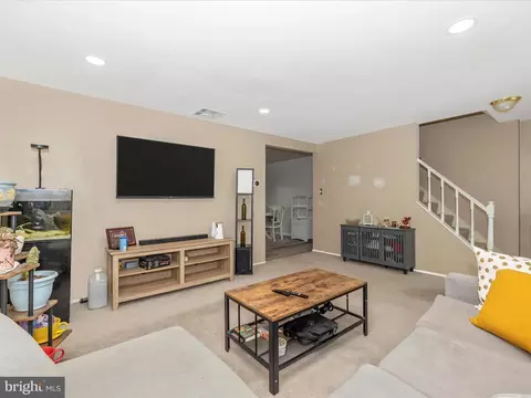 Living - 1749 Heather Ln, Frederick, MD 21702 photo 4 of 4