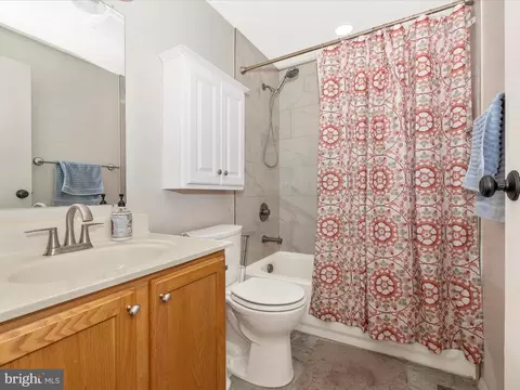 Bath - 1749 Heather Ln, Frederick, MD 21702 photo 1 of 1