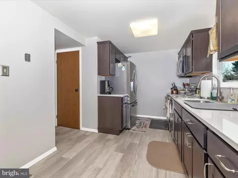 Kitchen - 1749 Heather Ln, Frederick, MD 21702 photo 3 of 6