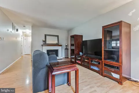 Living - 102 Locust St, Frederick, MD 21703 photo 2 of 3