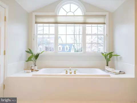 Bath - 9110 John Simmons St, Frederick, MD 21704 photo 5 of 9