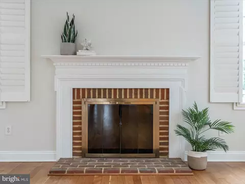 Living - 9110 John Simmons St, Frederick, MD 21704 photo 2 of 4