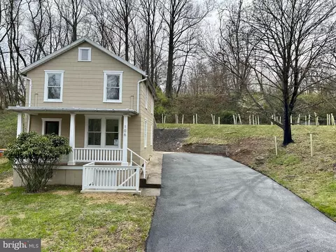 106 Greenwood St, Brunswick, MD 21716