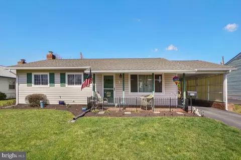 905 Young Pl, Frederick, MD 21702