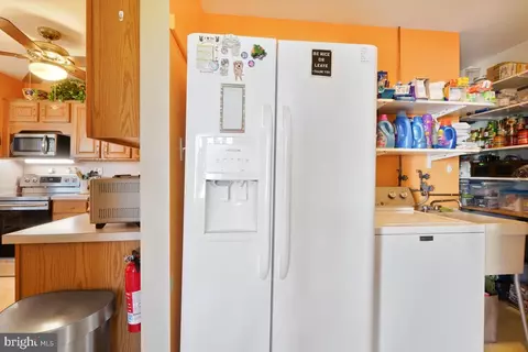 Kitchen - 905 Young Pl, Frederick, MD 21702 photo 6 of 6