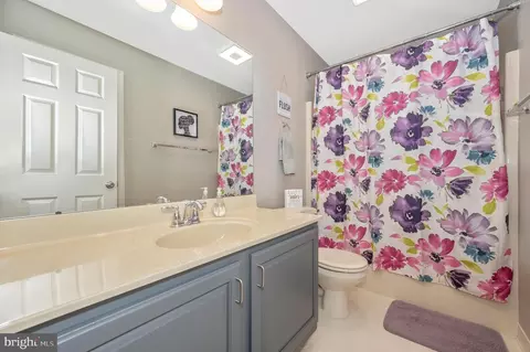 Bath - 6701 Kings Mill Ct, Frederick, MD 21702 photo 3 of 5