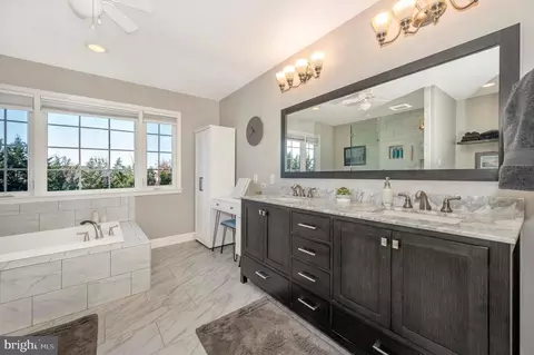 Bath - 6701 Kings Mill Ct, Frederick, MD 21702 photo 1 of 5