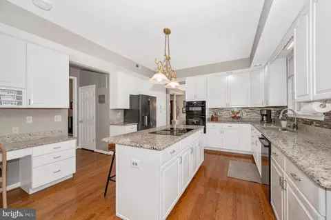 Kitchen - 6701 Kings Mill Ct, Frederick, MD 21702 photo 4 of 7