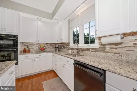 Kitchen - 6701 Kings Mill Ct, Frederick, MD 21702 photo 3 of 7