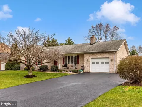 Exterior - 8019 Stone Ridge Dr, Frederick, MD 21702 photo 15 of 17