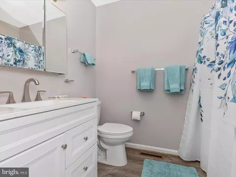Bath - 8019 Stone Ridge Dr, Frederick, MD 21702 photo 3 of 5