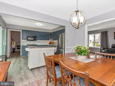 Dining - 8019 Stone Ridge Dr, Frederick, MD 21702 photo 5 of 5