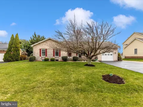 Exterior - 8019 Stone Ridge Dr, Frederick, MD 21702 photo 12 of 17