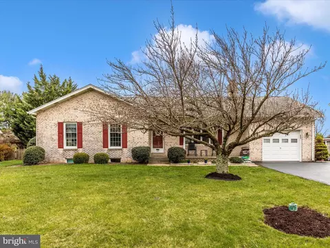 Exterior - 8019 Stone Ridge Dr, Frederick, MD 21702 photo 13 of 17
