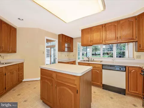 Kitchen - 2461 5 Shillings Rd, Frederick, MD 21701 photo 3 of 5