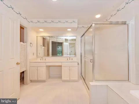 Bath - 2461 5 Shillings Rd, Frederick, MD 21701 photo 2 of 5