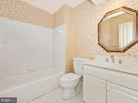 Bath - 2461 5 Shillings Rd, Frederick, MD 21701 photo 1 of 5