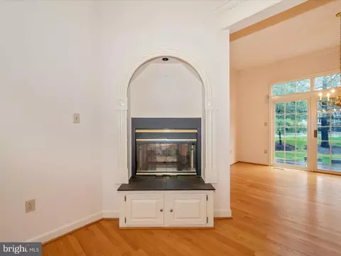 Living - 2461 5 Shillings Rd, Frederick, MD 21701 photo 1 of 3