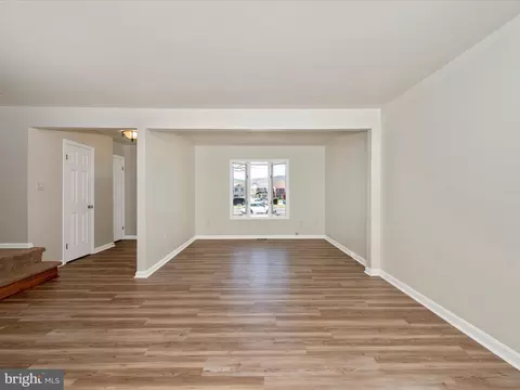 Living - 128 E Hammaker St, Thurmont, MD 21788 photo 2 of 3
