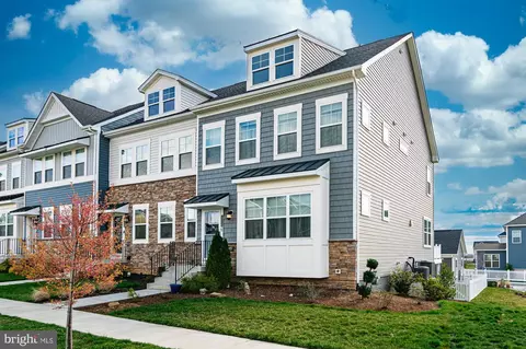 1210 Potomac View Pkwy, Brunswick, MD 21716