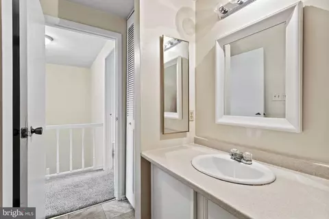 Bath - 1706 Heather Ln, Frederick, MD 21702 photo 6 of 6